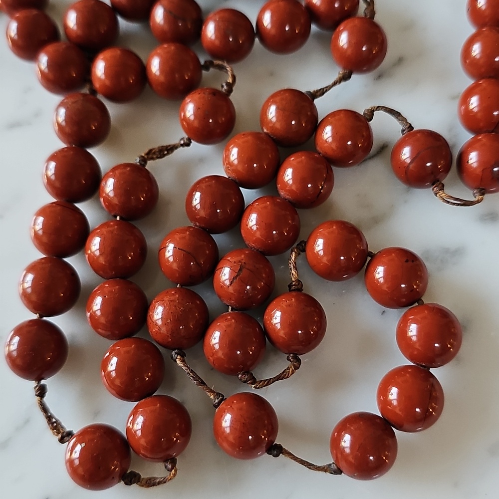 Vintage Red Jasper Hand-knotted Beaded Necklace - Picture 5 of 7